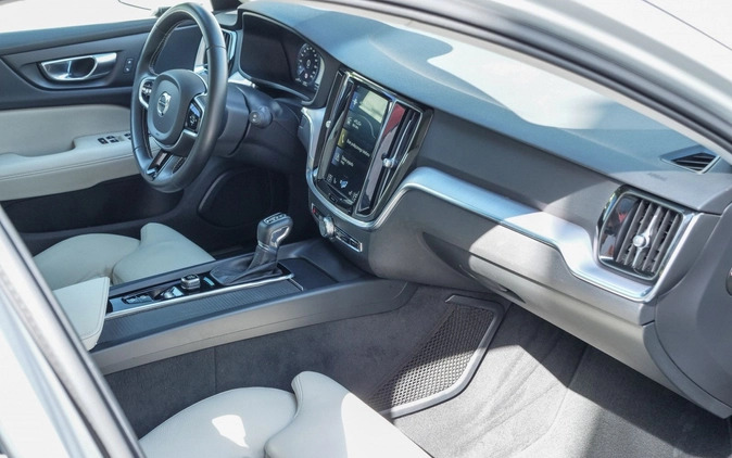 Volvo V60 cena 134900 przebieg: 87389, rok produkcji 2019 z Wronki małe 497